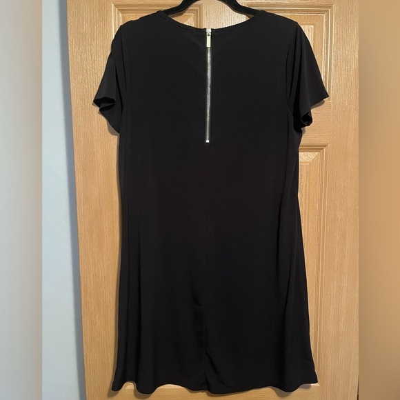Michael Kors Black Short Sleeve Jewel Neck Shift Dress - Picture 6 of 9